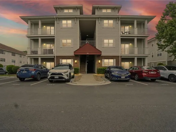 924 Southmoor Dr Unit 204, Virginia Beach, VA 23455