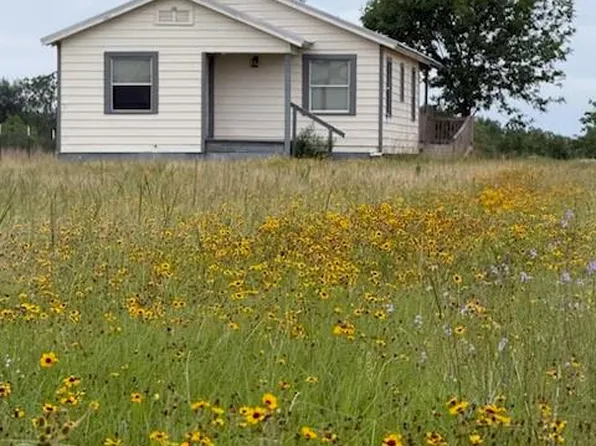 1240 Crooked Rd, Cat Spring, TX 78933