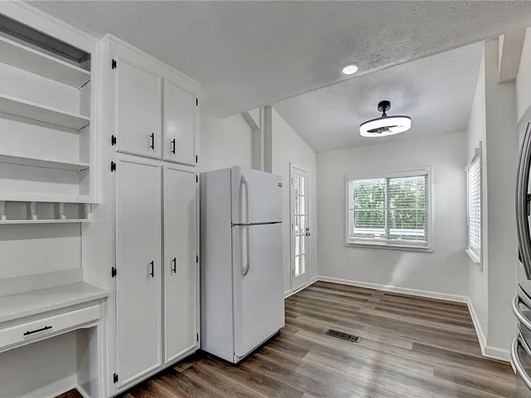1530 Plunketts Rd — Photo 27