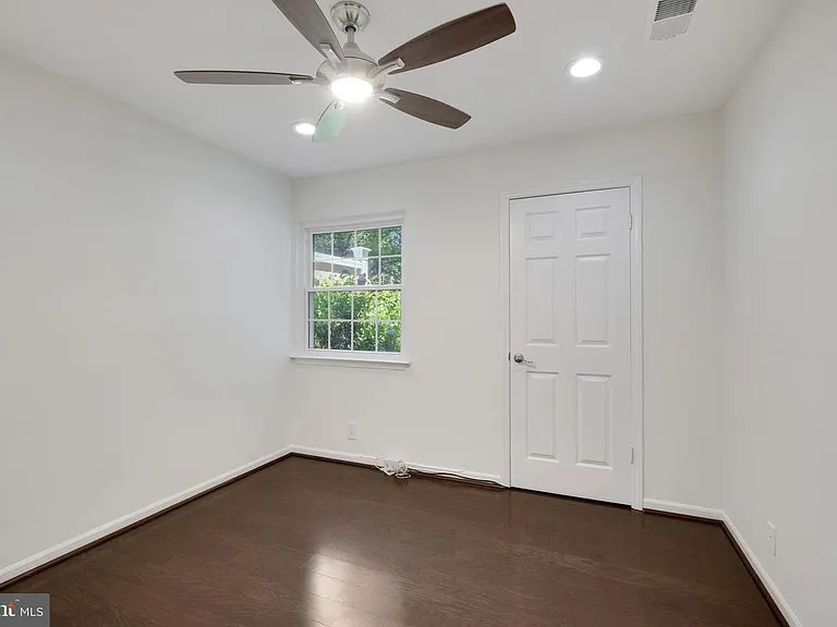 5804 Inman Park Cir #390 — Photo 12