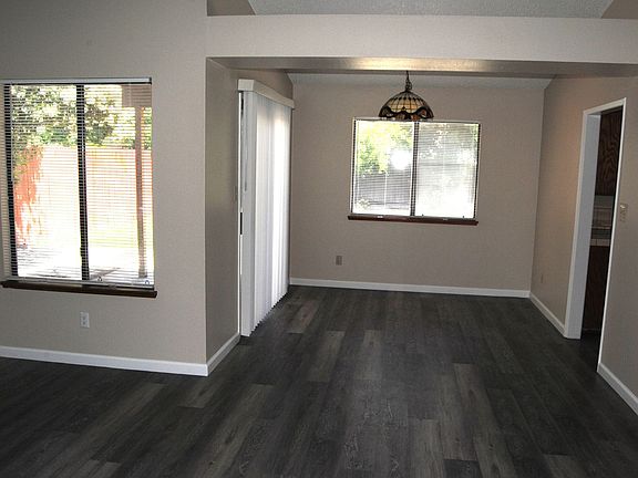 3rd image of 4620 Gorbett Ln