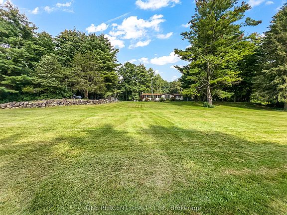 2nd image of 87 Fitzsimmons Rd