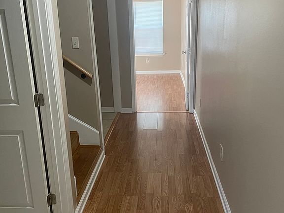 3rd image of 931 Verret St