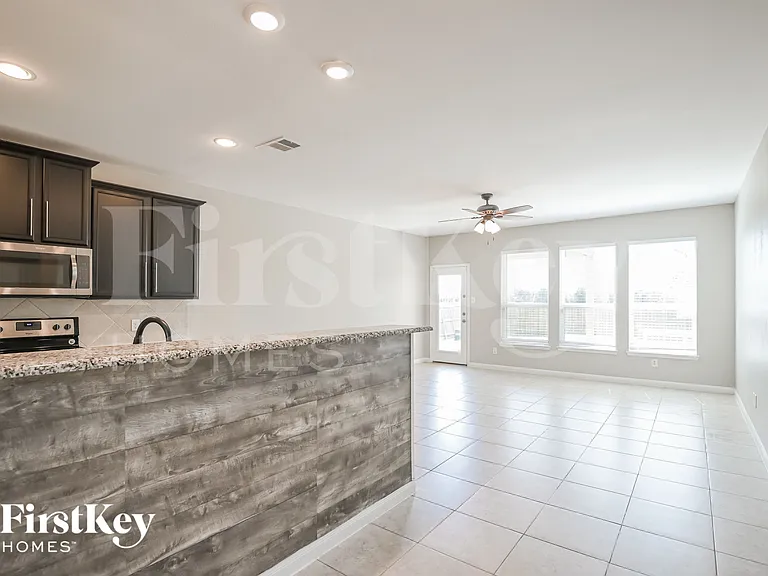 710 Shady Meadow Ln — Photo 5