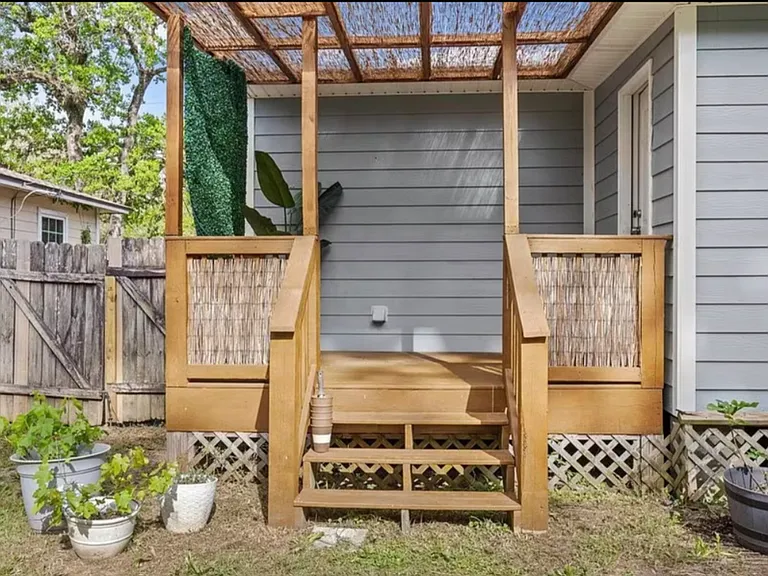 555 N 68th Ave — Photo 10