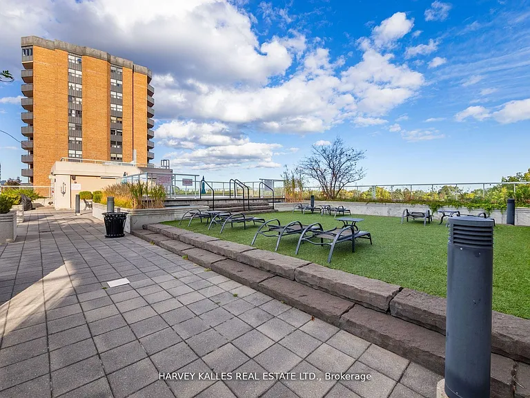 3865 Lake Shore Blvd W #421 — Photo 34
