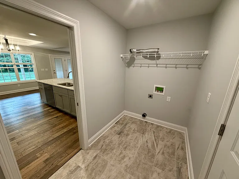 114 Lala Ln — Photo 6