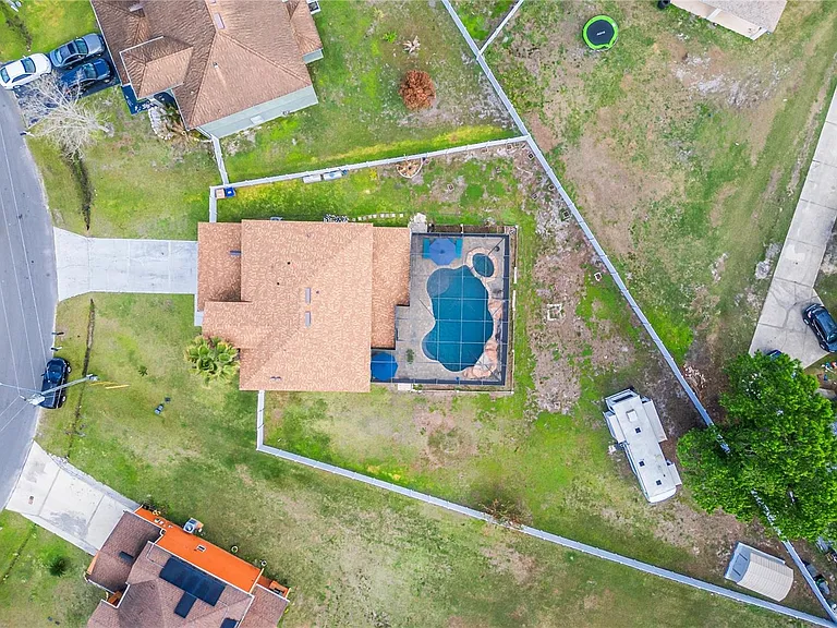 554 Bristol Cir — Photo 44