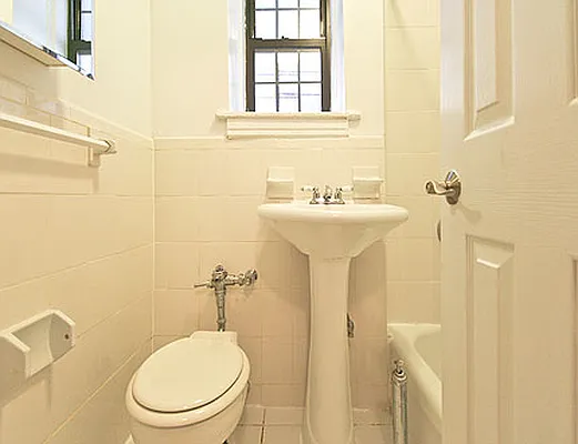 Rented by SW Queens Mezzanine | media 5