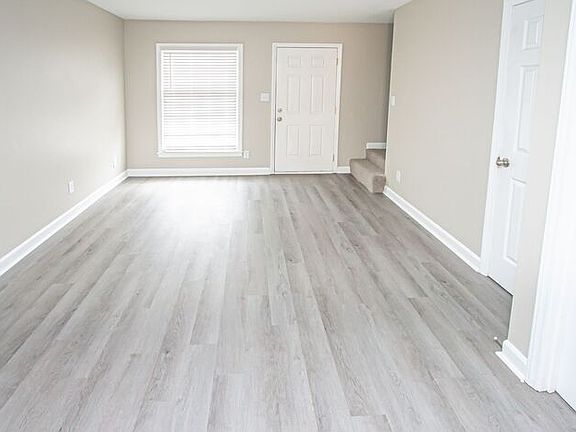 4th image of 300 E Charlotte Ave #28