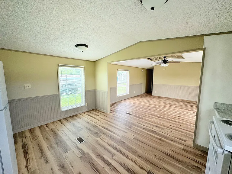 534 SE 650th Rd #5 — Photo 4