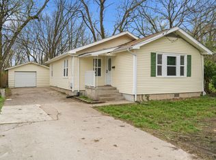 2822 E Cherry St, Springfield, MO 65802