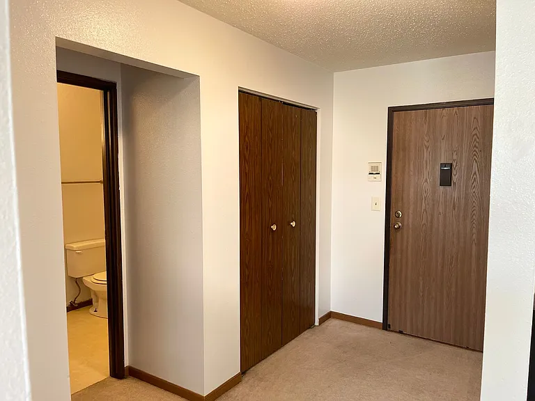 College Park Apartments — Photo 41