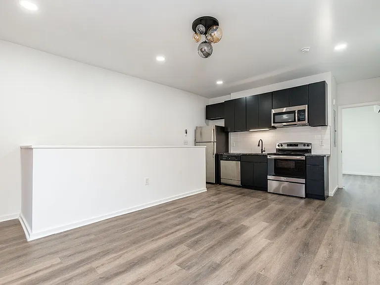 3003 Glenwood — Photo 33
