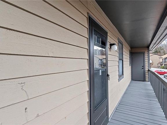 2nd image of 200 Vista Cir APT C