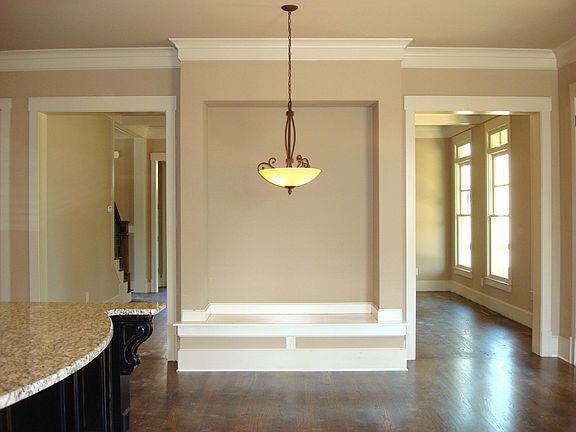 Breakfast Area with Built-In Bench