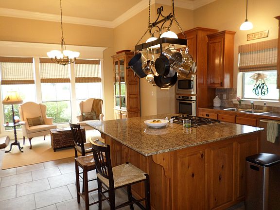 2nd image of 18589 Lake Harbor Ln