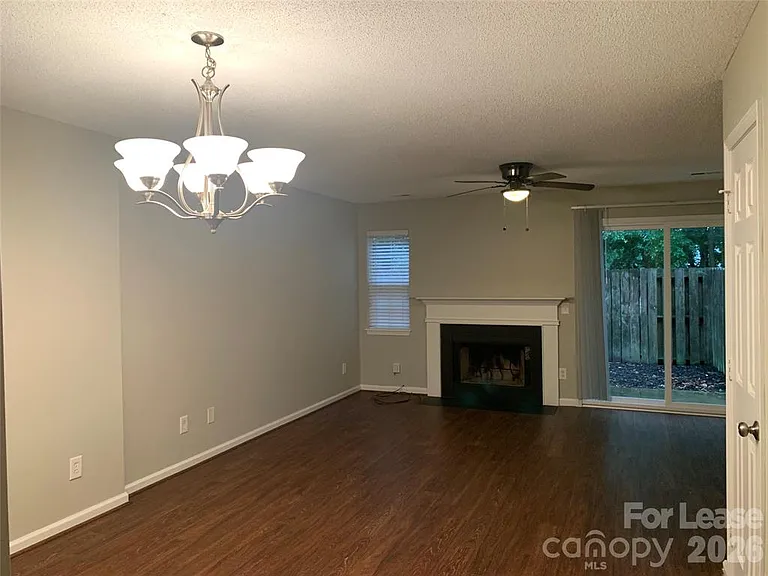11168 Whitlock Crossing Ct — Photo 4