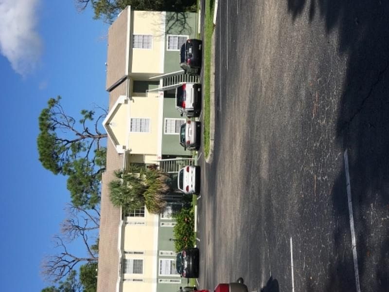 2nd image of 1385 Wildwood Lakes Blvd