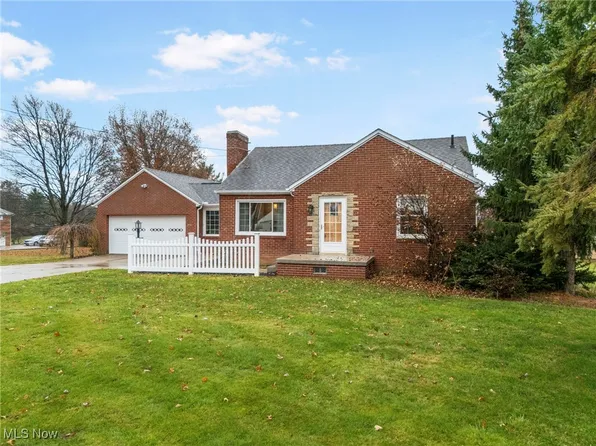 9734 Louisville St, Louisville, OH 44641