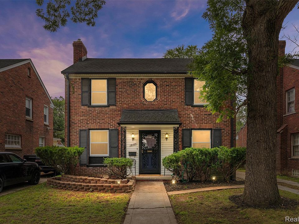 1st image of 19187 Manor St