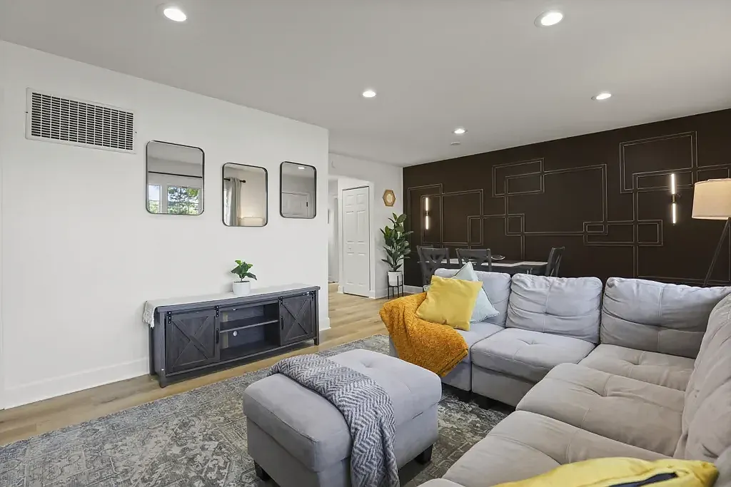 4 bed, 1200 sqft, $3,900 — Photo 3