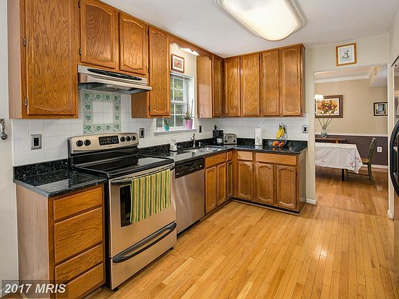 3rd image of 3011 Dower House Dr