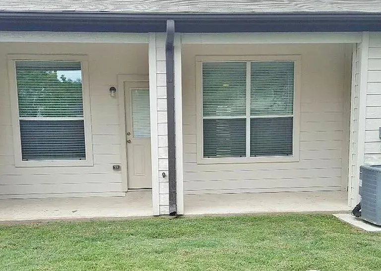 6239 Brenwood Cir — Photo 3