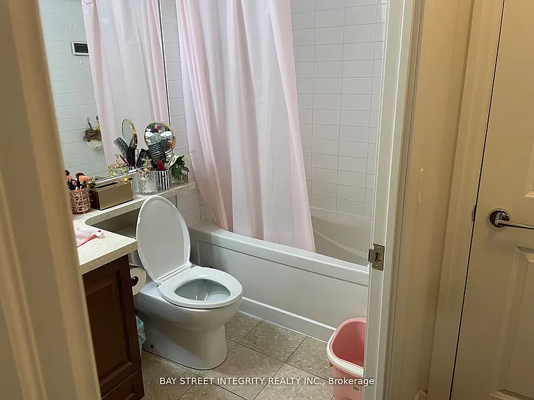151 Upper Duke Cres #215 — Photo 9