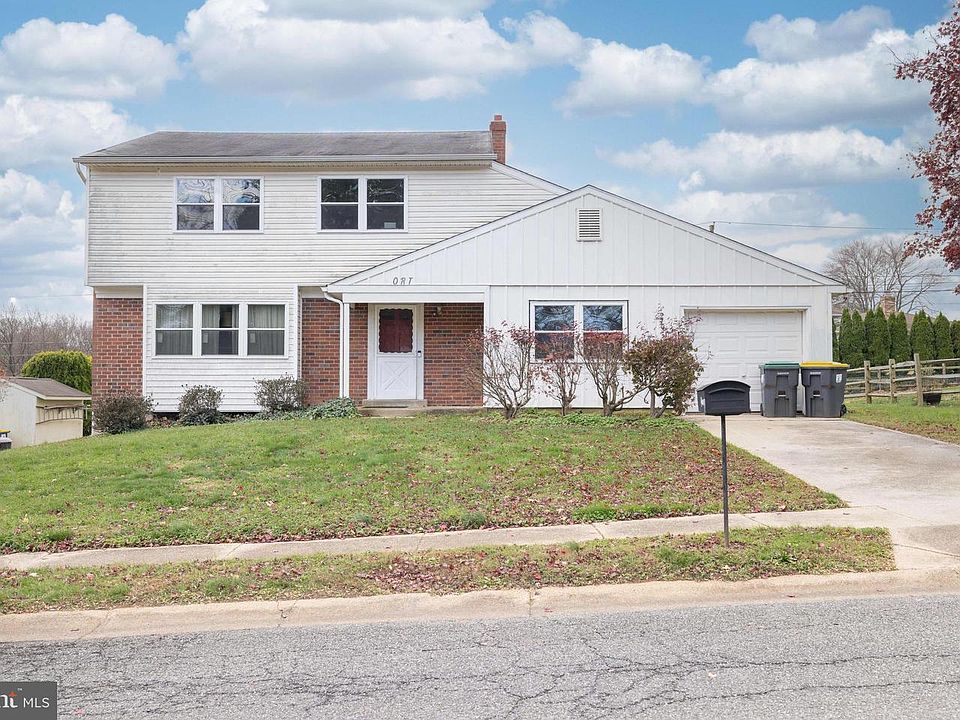 1st image of 40 Boyds Valley Dr