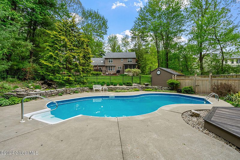 4th image of 2736 Doelner Circle