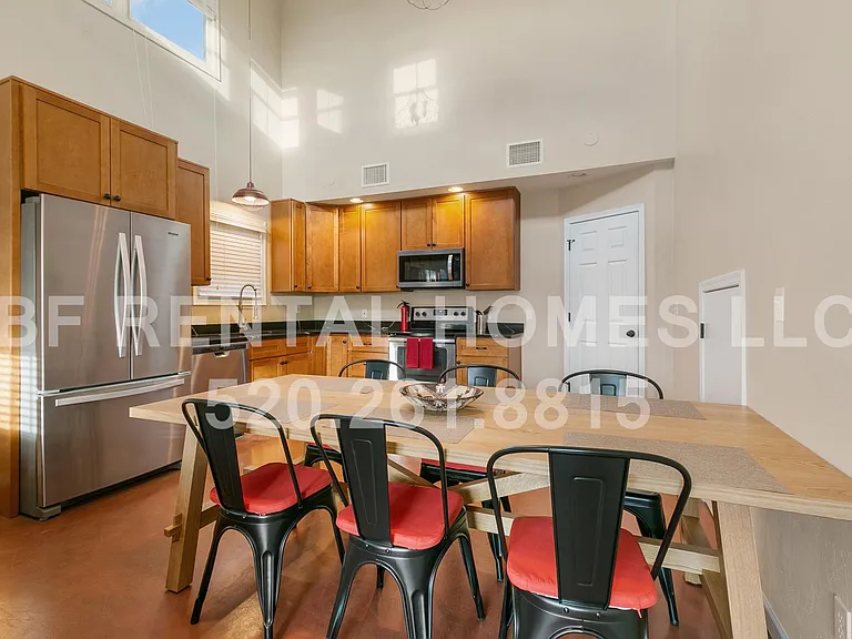 1040 N Arizona Ave — Photo 9