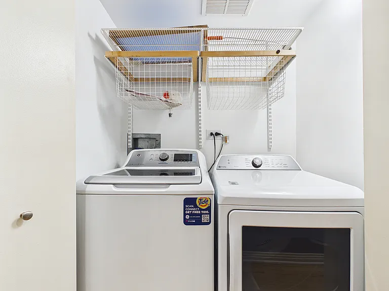In Unit Washer/Dryer