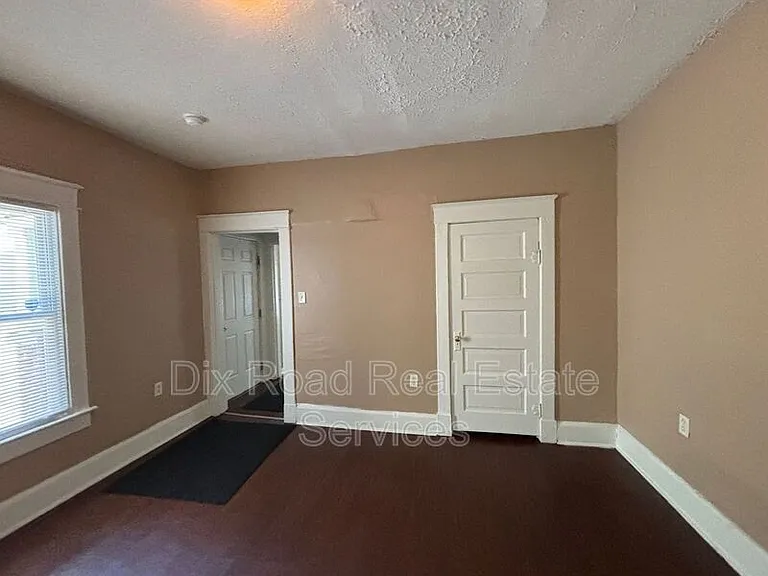 1618 Taylor Ave — Photo 5
