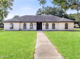 121 Aberdeen Dr, Lafayette, LA 70508