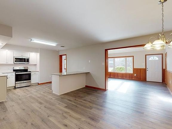 Dining Room, Eat-in Kitchen