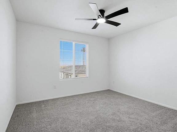 19-8667 Luxuriant Ave_10282025