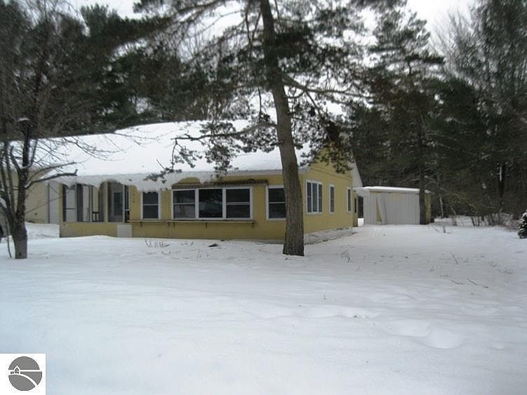 1st image of 1914 Poplar Dr NE