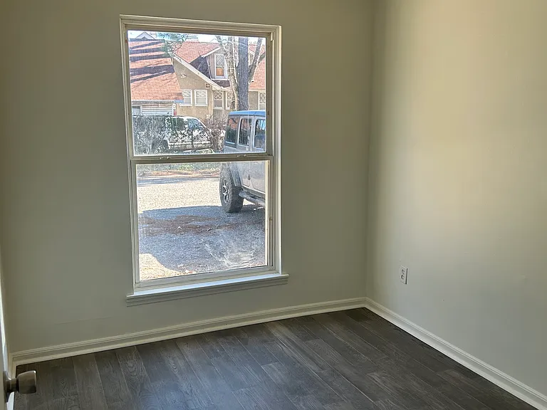 329 W Highland St #0 — Photo 7