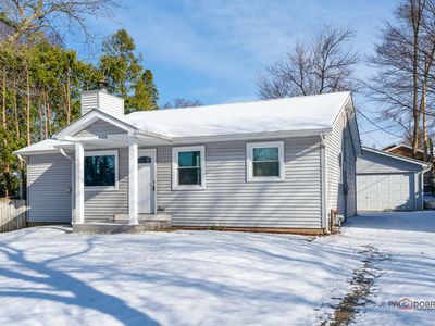 406 Woodbine Ave, Island Lake, IL, 60042