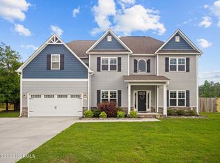 202 Albacore Ct, Hubert, NC 28539