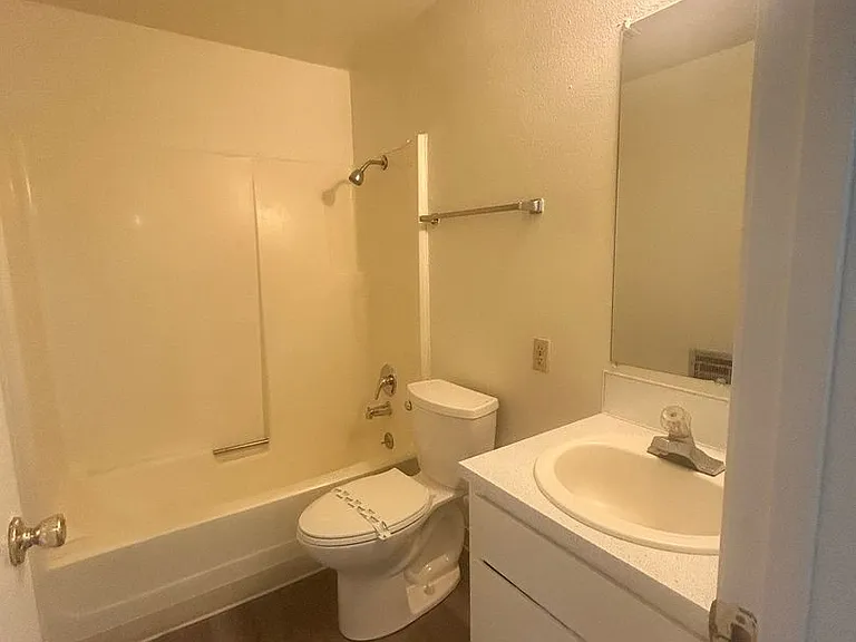 9100 NE 15th Ave — Photo 12