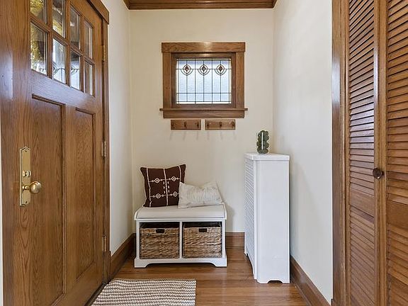 2nd image of 1212 N Lombard Ave