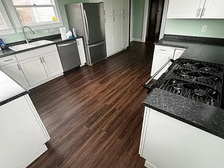1011 E 38th St — Photo 11