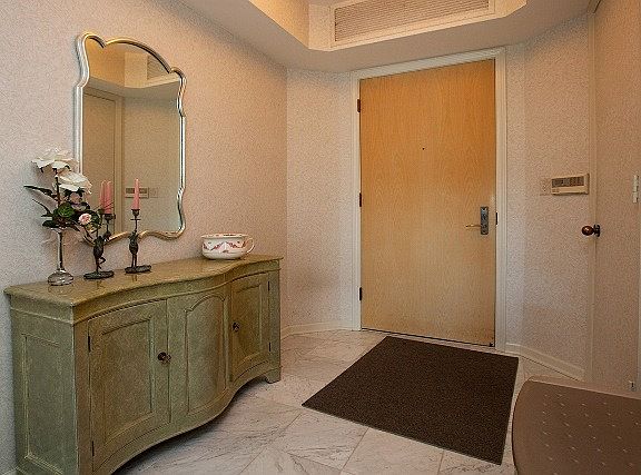 3rd image of 4545 W Touhy Ave APT 508