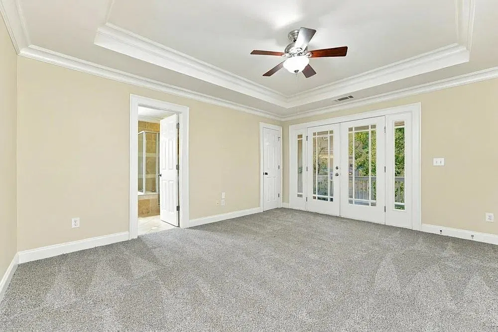 3 bed, 3.0 bath, 2004 sqft, $1,250 — Photo 1