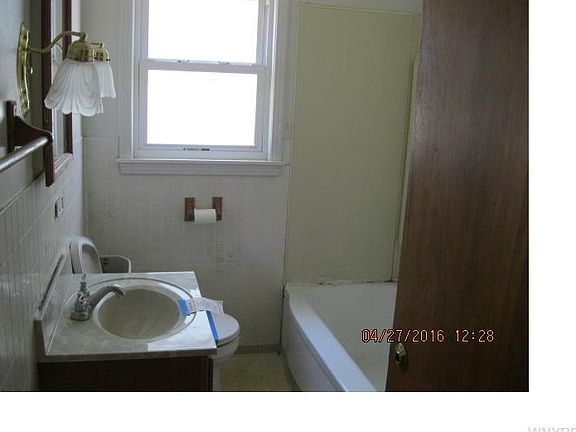 5th image of 964 Pioneer Dr