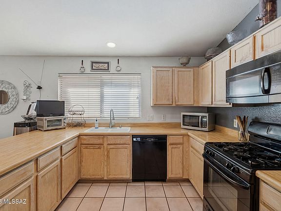 5th image of 5801 S Mahan Dr
