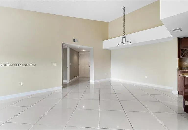 4197 N Haverhill Rd #213 — Photo 5