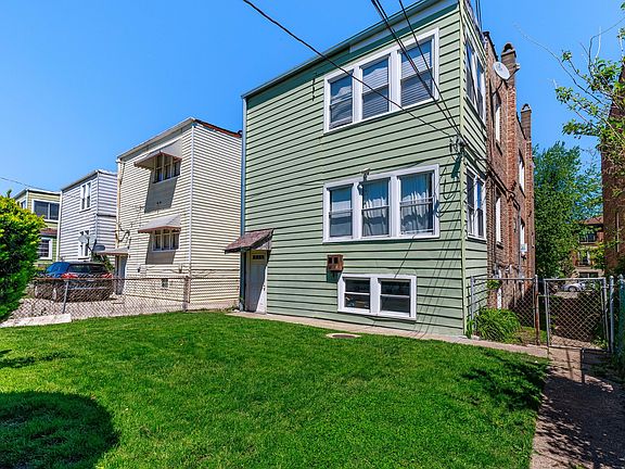 3rd image of 3430 Ridgeland Ave